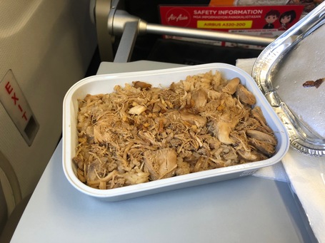 Chicken Adobo im Flieger von Manila nach Cebu