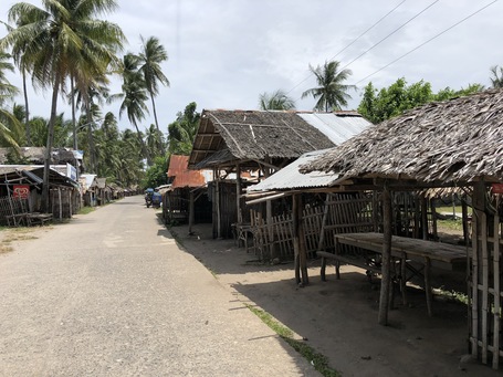 Der Menschenleere Markt in Malatapay