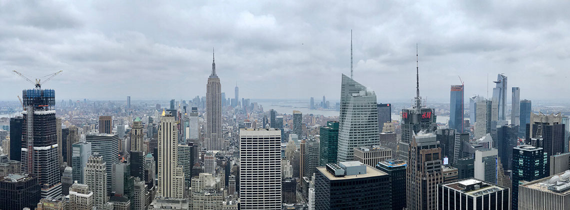 Die Skyline von New York in richtung Downtown vom Rockefeller aus gesehen