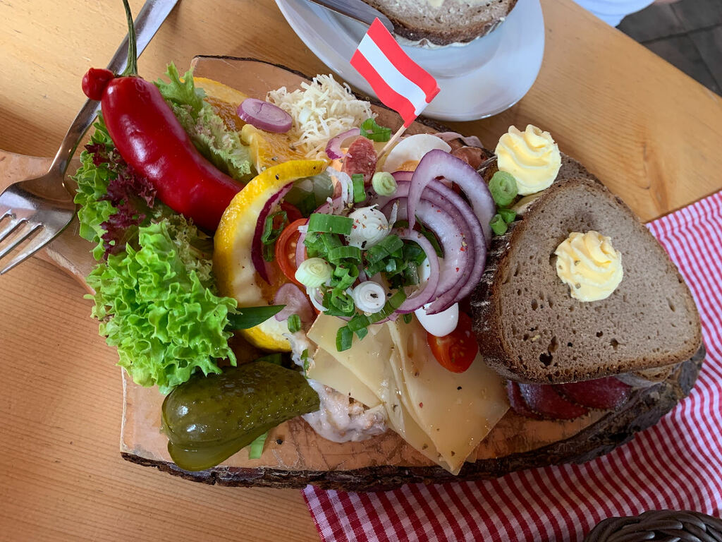 Brotzeit auf der Sonna Alp