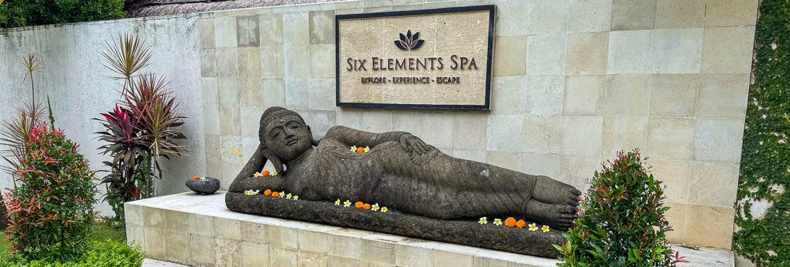 The Buddha figure in front of the SPA of the Siddhartha Oceanfront Resort and Spa