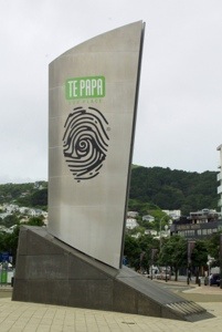 Das Schild vor dem Eingang zum Te Papa Museum in Wellington