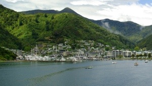 Picton von der Wasserseite aus