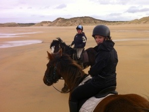 Sam auf dem Pferd in Sligo