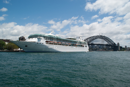 Die Rhapsody of the Seas im Hafen von Sydney